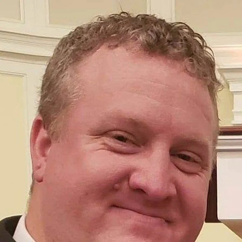 Portrait of Ken Lynn